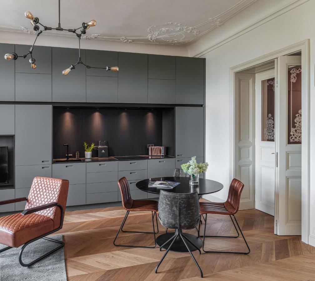 Mn6 Luxury Suites By Adrez Prague Extérieur photo
