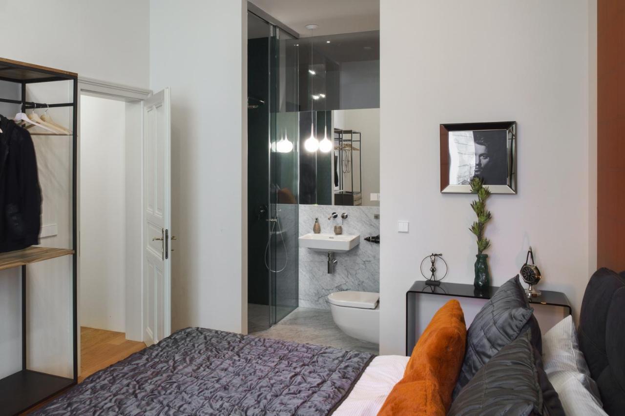 Mn6 Luxury Suites By Adrez Prague Extérieur photo